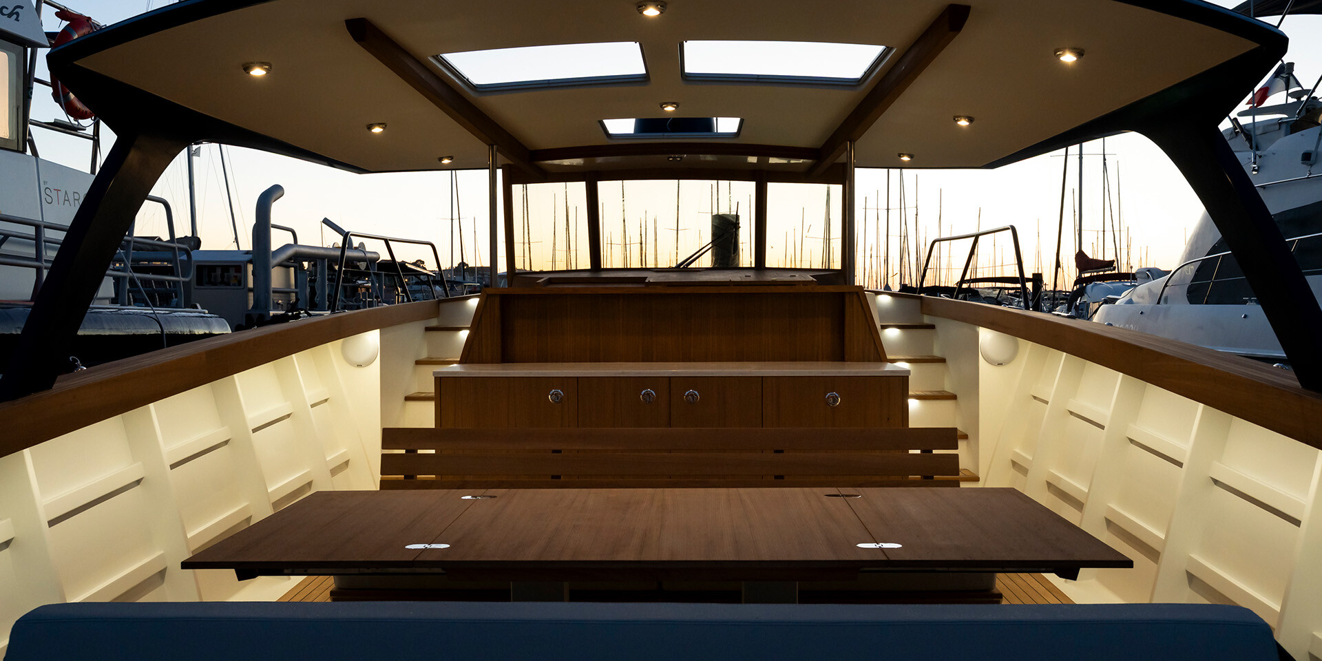 The rear of the ‘Chaloupe’ with sitting area at sunset