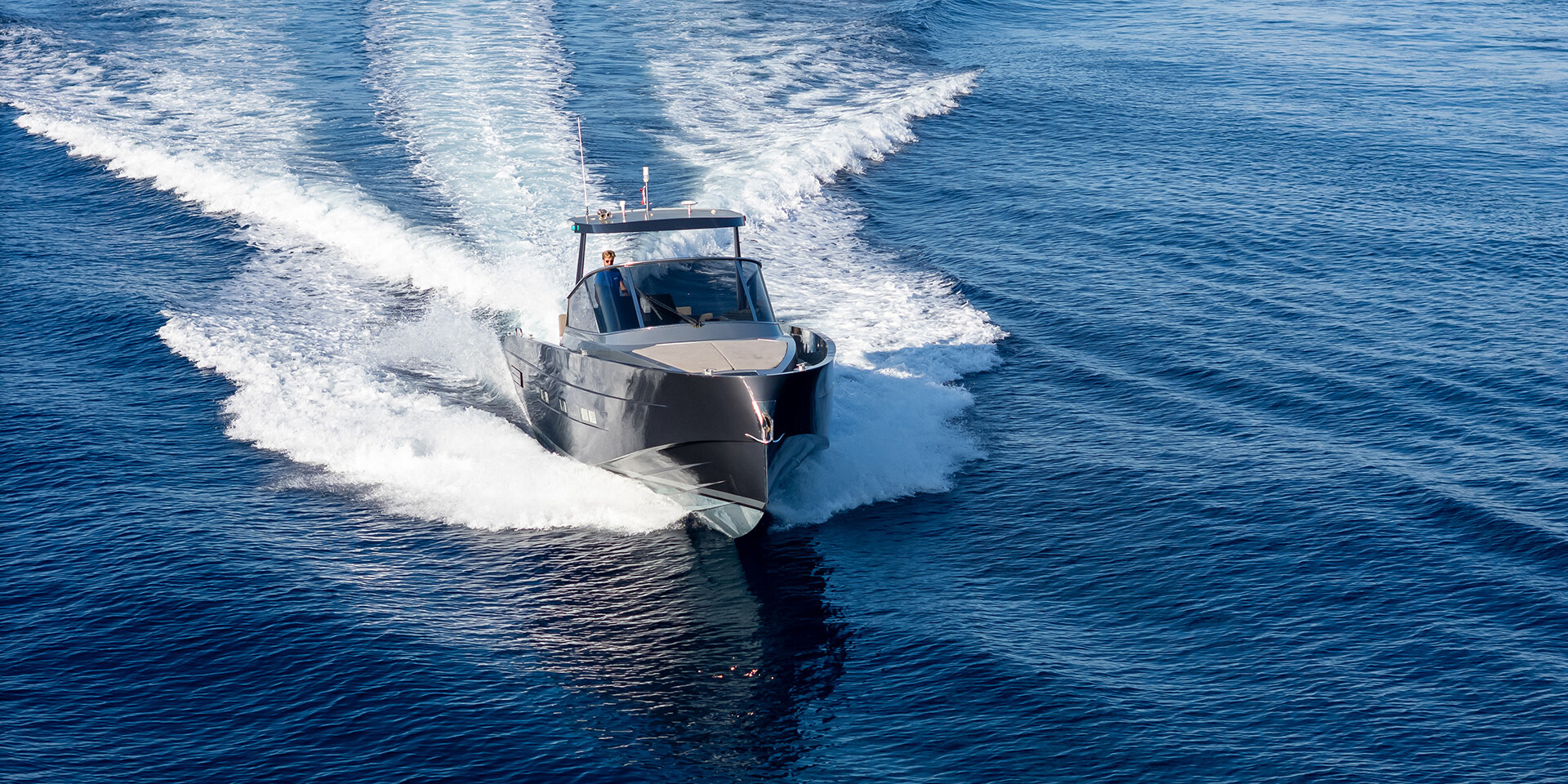 Layback in the open sea