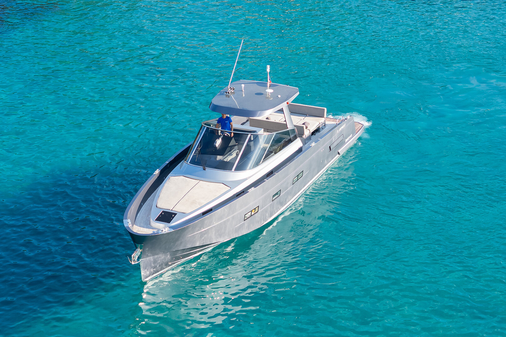 Layback in the open sea